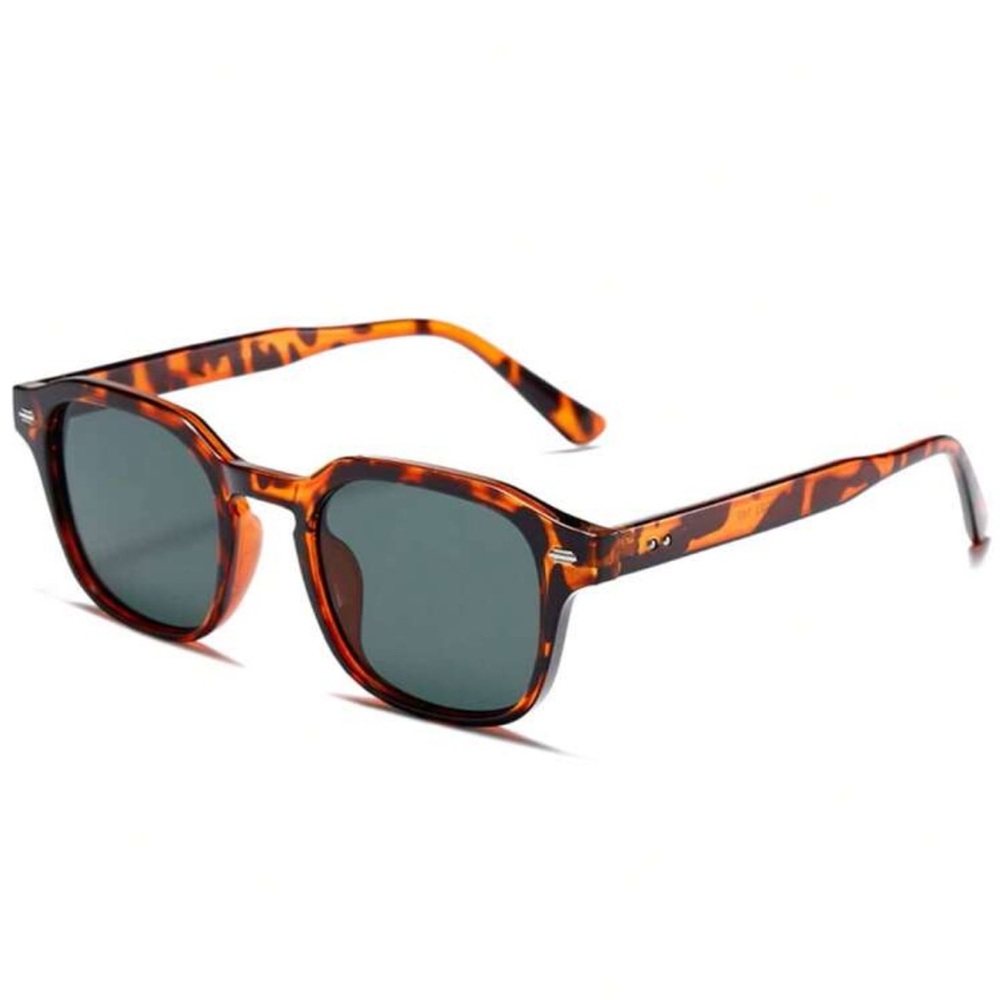 Brown Tortoiseshell Sunglasses with Classic Rectangular Shape